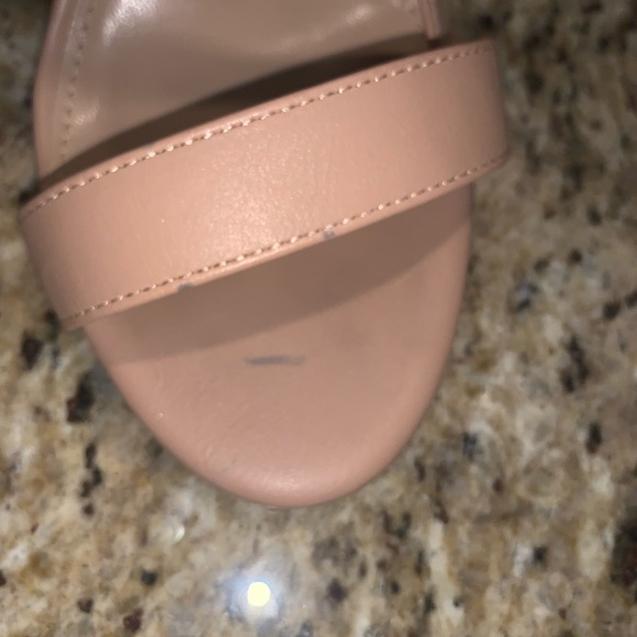 Strapped nude heels - Picture 3 of 3